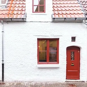 Ferienhaus Romantic 16th Century Workers House, Gent
